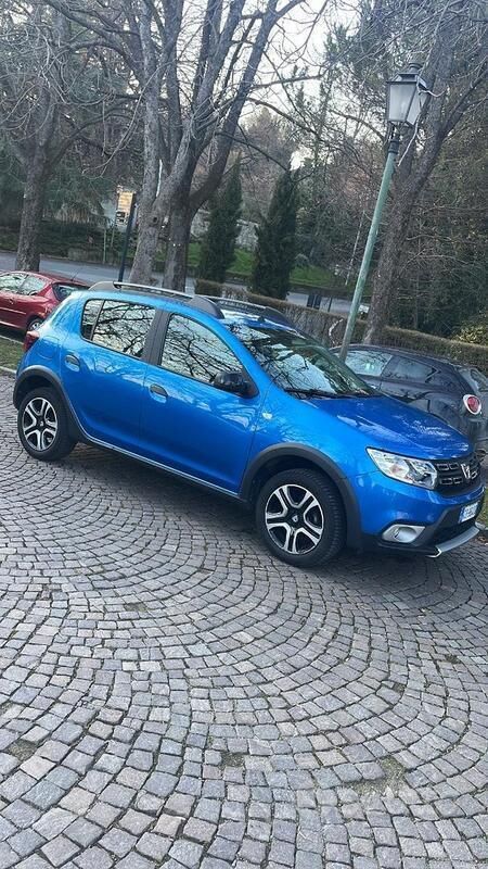 Usata Dacia Sandero 90 CV (66 kW) 2020 Blu Utilitaria