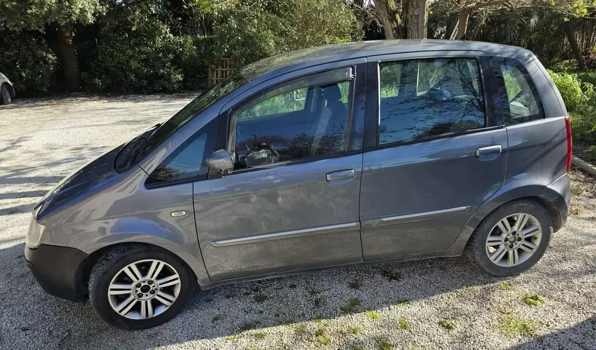 Usata Fiat Idea 95 CV (69 kW) 2009 Grigio Monovolume