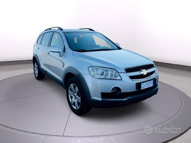 Usata Chevrolet Captiva 149 CV (109 kW) 2010 Grigio SUV