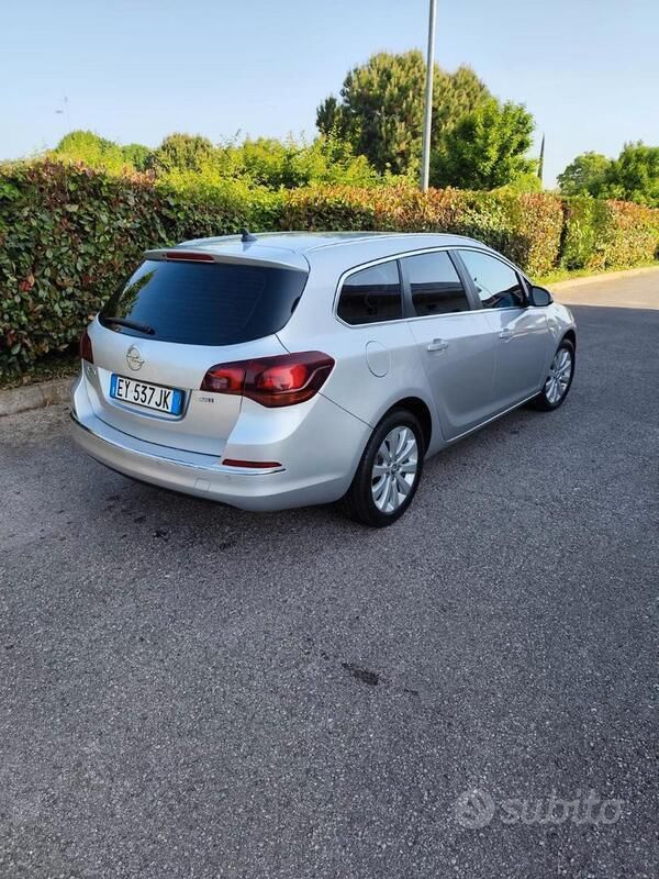 Usata Opel Astra 136 CV (100 kW) 2015 Grigio Station wagon