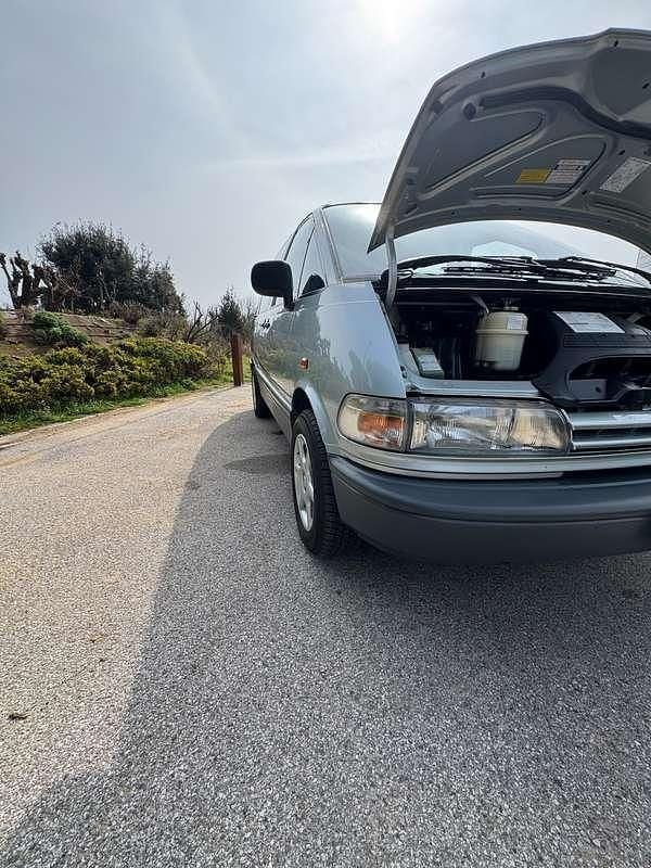 Usata Toyota Previa 135 CV (99 kW) 1991 Argento Monovolume