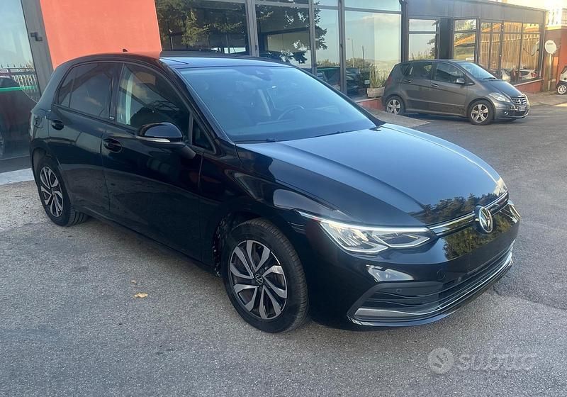 Usata VW Golf VII Style 130 CV (95 kW) 2021 Nero Utilitaria
