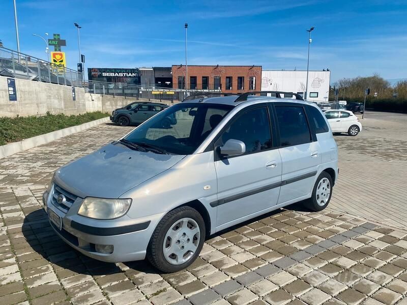 Usata 2004 Hyundai Matrix Monovolume | 1000 € (Buon prezzo) - Immagine 1/4