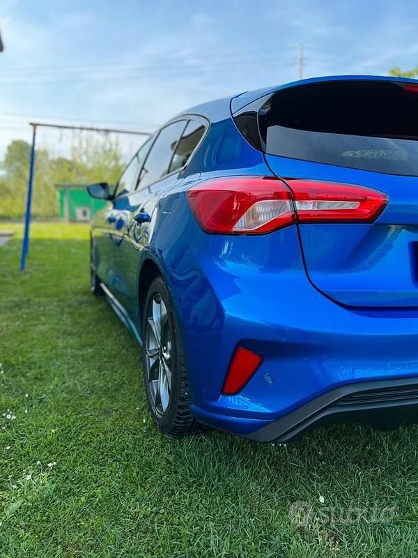 Usata Ford Focus ST-Line 120 CV (88 kW) 2019 Blu Berlina