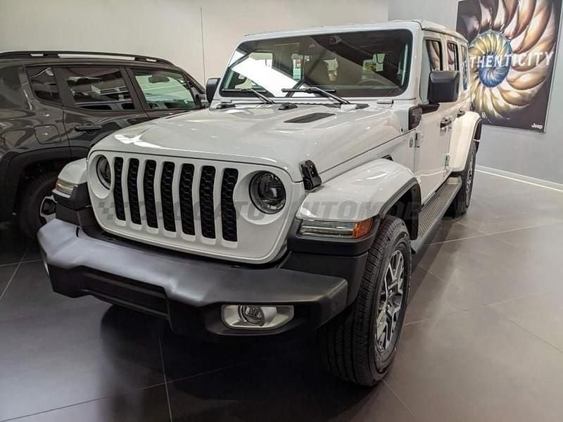 Bianco Usata 2023 Jeep Wrangler Sahara SUV | 70.400 € (Cara) - Immagine 1/4