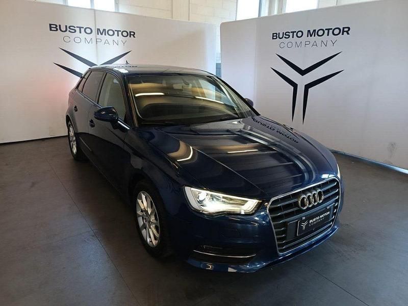 Usata Audi A3 Attraction 110 CV (80 kW) 2015 Blu / metallizzato