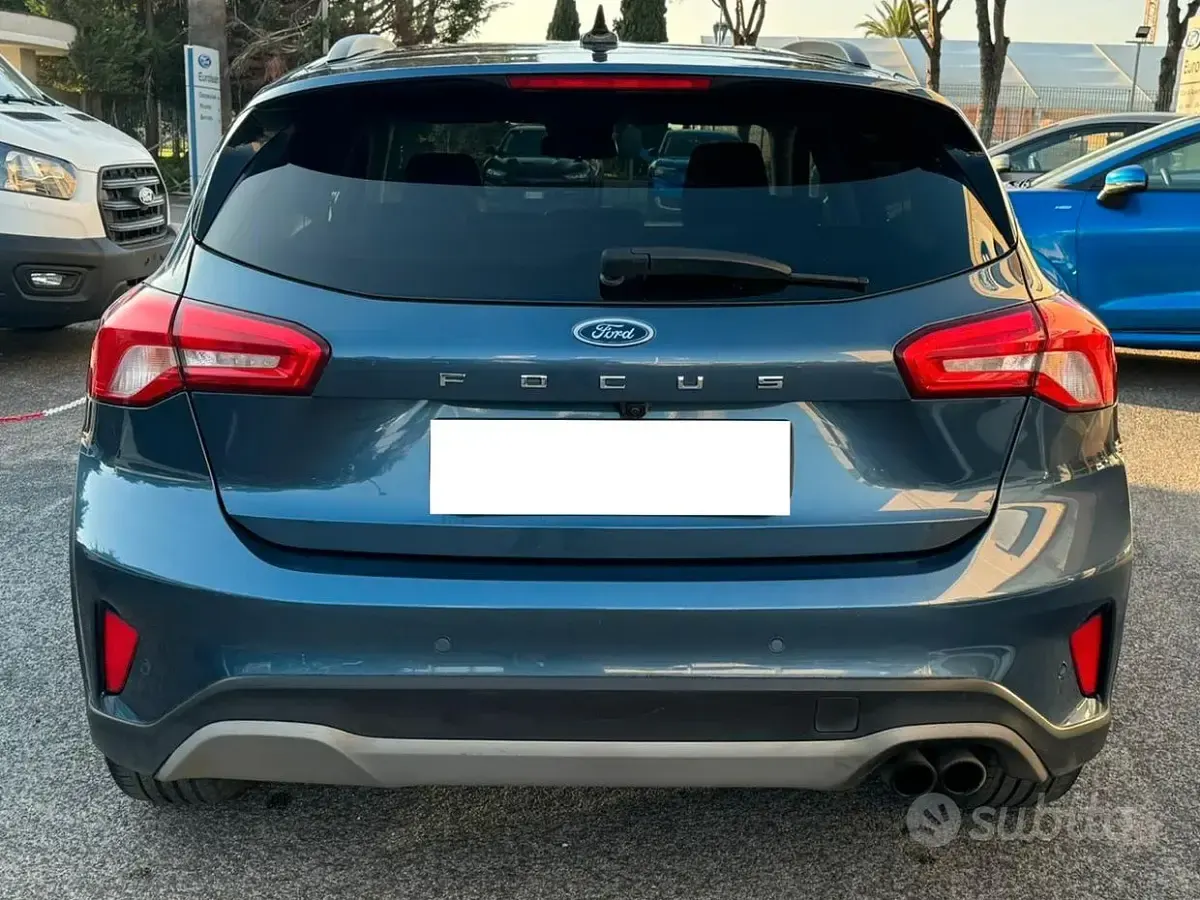 Usata Ford Focus Active 120 CV (88 kW) 2019 Blu Berlina