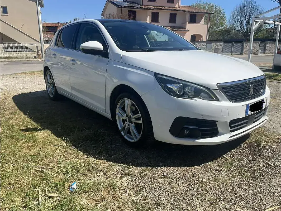 Usata Peugeot 308 Allure 120 CV (88 kW) 2018 Berlina