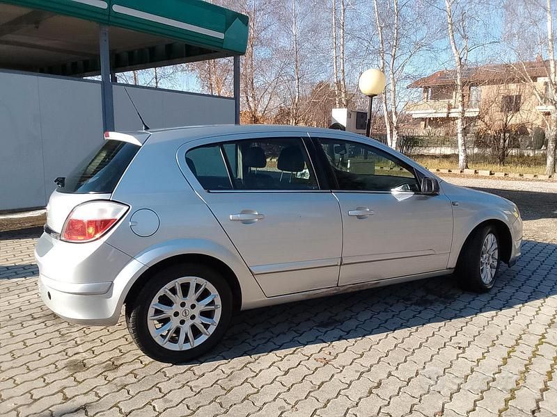 Usata Opel Astra 2006 Grigio Berlina
