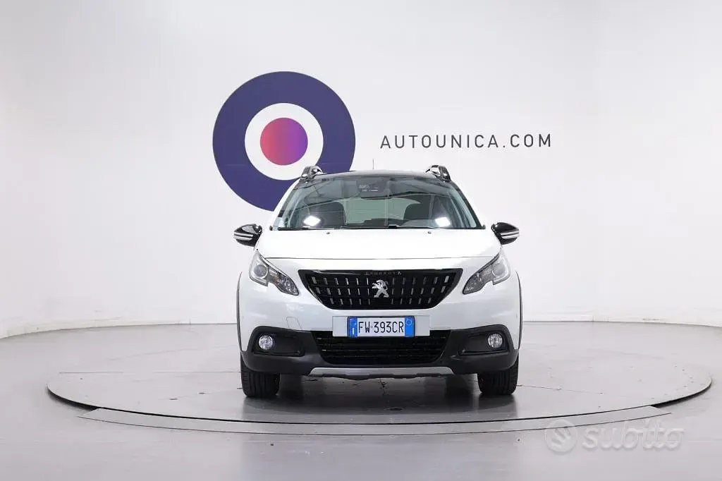 Usata Peugeot 2008 GT-line 110 CV (80 kW) 2019 Bianco SUV