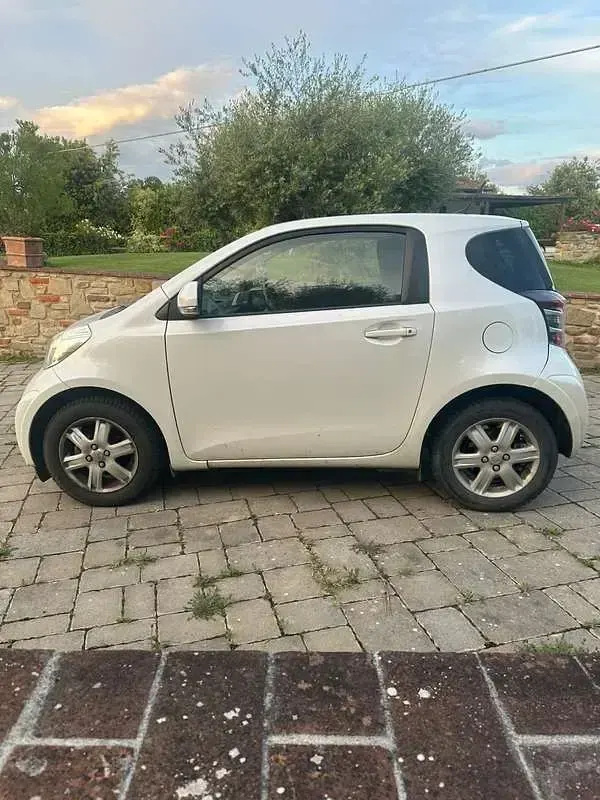 Usata Toyota iQ 68 CV (50 kW) 2009 Utilitaria