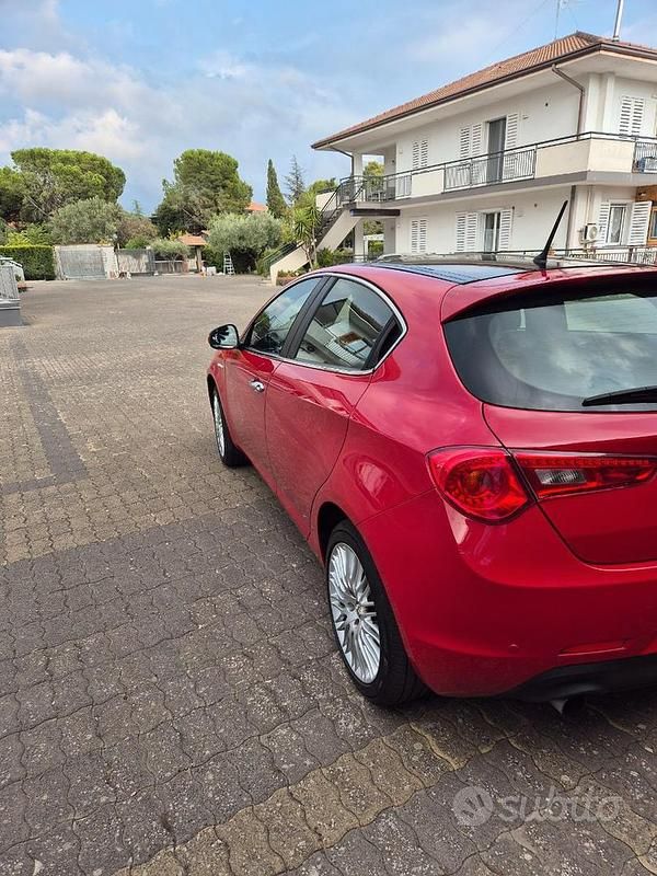 Usata Alfa Romeo Giulietta 170 CV (125 kW) 2012 Rosso Berlina