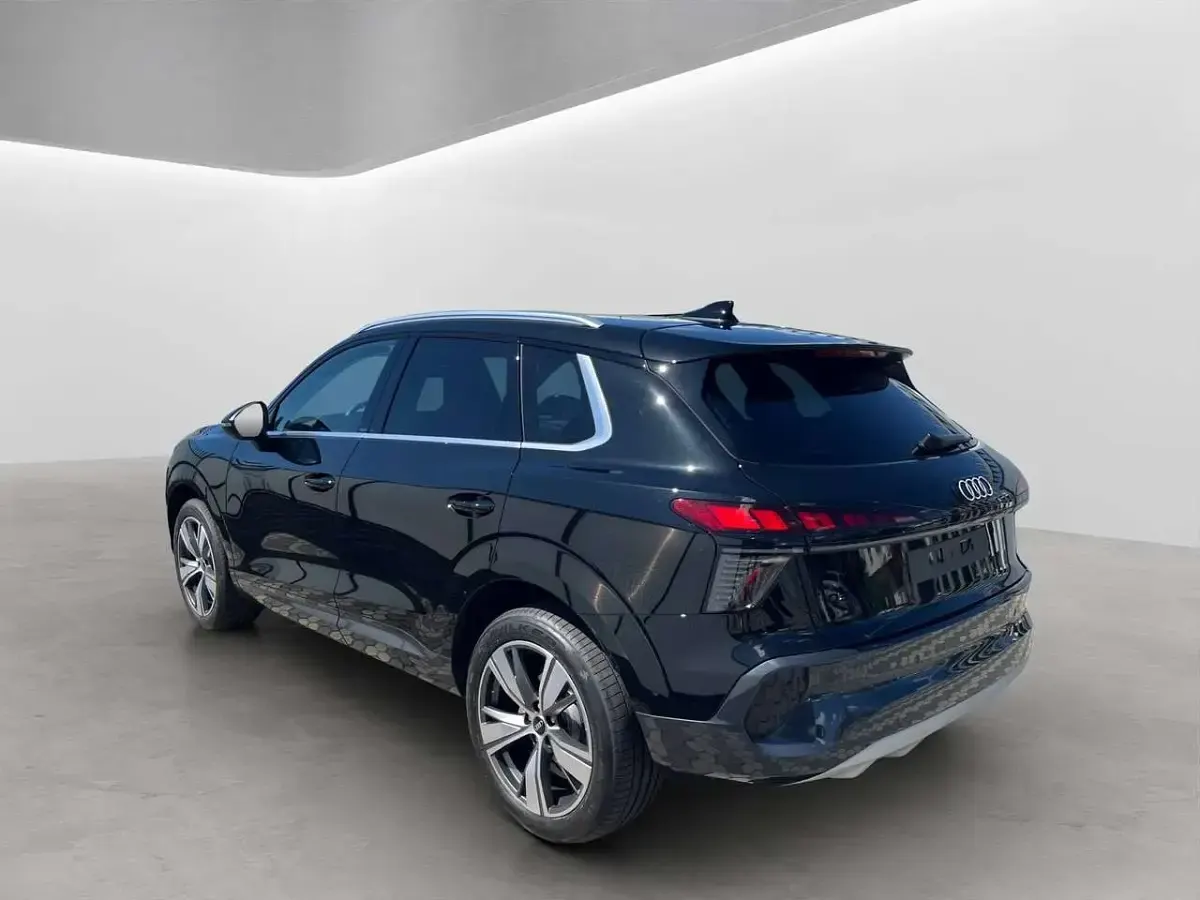 Nuova Audi Q3 Sportback Advanced Plus 150 CV (110 kW) 2026 Nero mythos metallizzato SUV