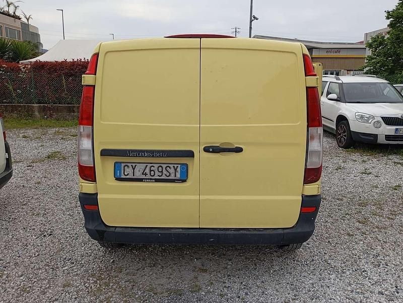Usata Mercedes Vito 109 CV (80 kW) 2007 Giallo Furgone