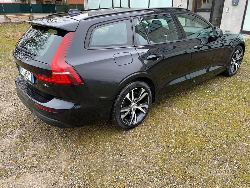 Nero Usata 2023 Volvo V60 Station wagon | 19.800 € (Super prezzo) - Immagine 1/4