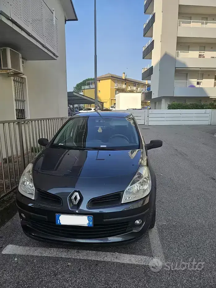 Usata Renault Clio III 75 CV (55 kW) 2007 Nero Berlina