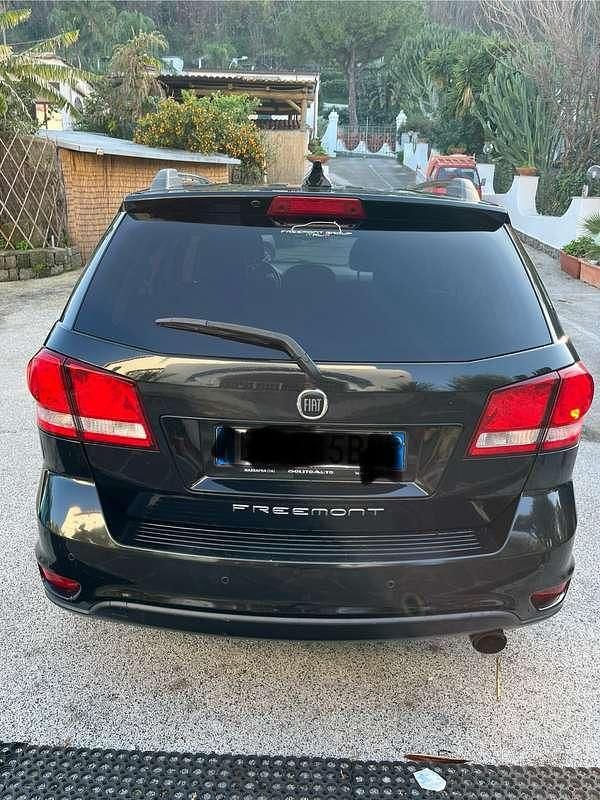 Usata Fiat Freemont Lounge 170 CV (125 kW) 2013 Nero SUV
