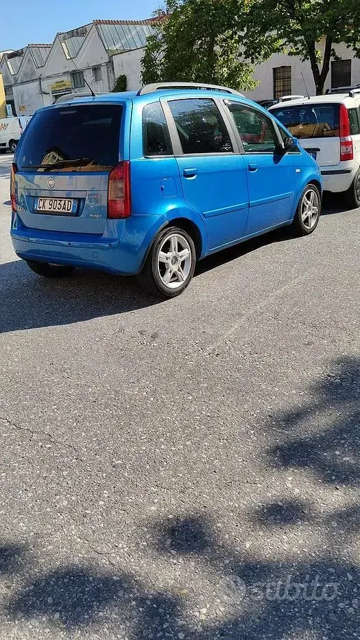 Usata Fiat Idea 101 CV (74 kW) 2004 Blu Monovolume