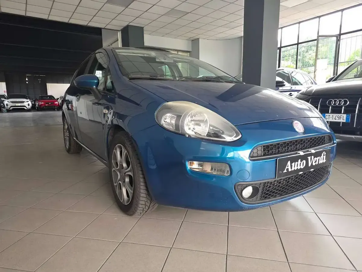 Usata Fiat Punto Lounge 95 CV (69 kW) 2012 Verde ottanio Utilitaria