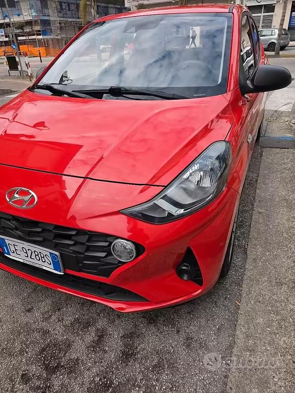 Usata Hyundai i10 Advanced Plus 67 CV (49 kW) 2021 Rosso Utilitaria