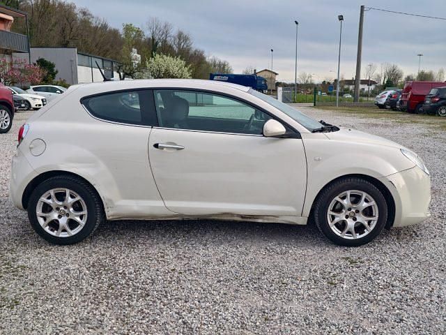 Usata Alfa Romeo MiTo 120 CV (88 kW) 2010 Bianco Utilitaria