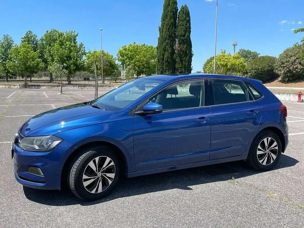 Usata VW Polo Comfortline 80 CV (58 kW) 2020 Blu/azzurro Utilitaria