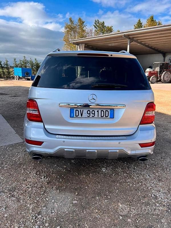 Begagnad Mercedes ML320 225 HK (165 kW) 2008 Grå SUV
