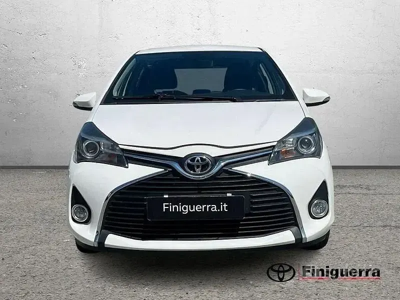 Usata Toyota Yaris Active 69 CV (50 kW) 2014 Bianco Utilitaria