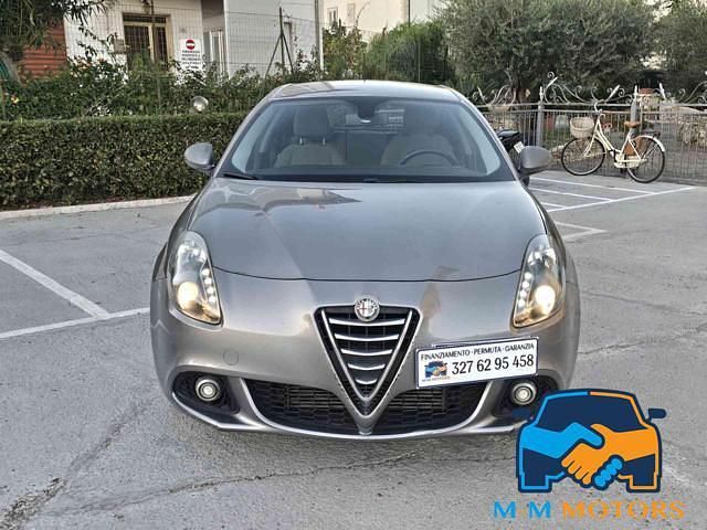 Usata Alfa Romeo Giulietta Distinctive 105 CV (77 kW) 2015 Grigio Berlina