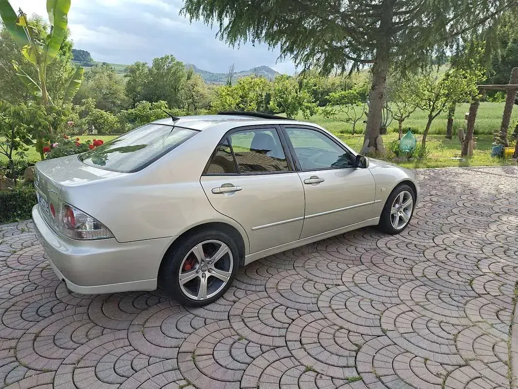 Usata Lexus IS200 155 CV (114 kW) 2000 Berlina