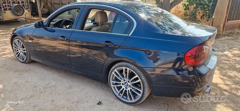 Blu Usata 2007 BMW 335 Tre volumi | 7000 € (Super prezzo) - Immagine 1/4