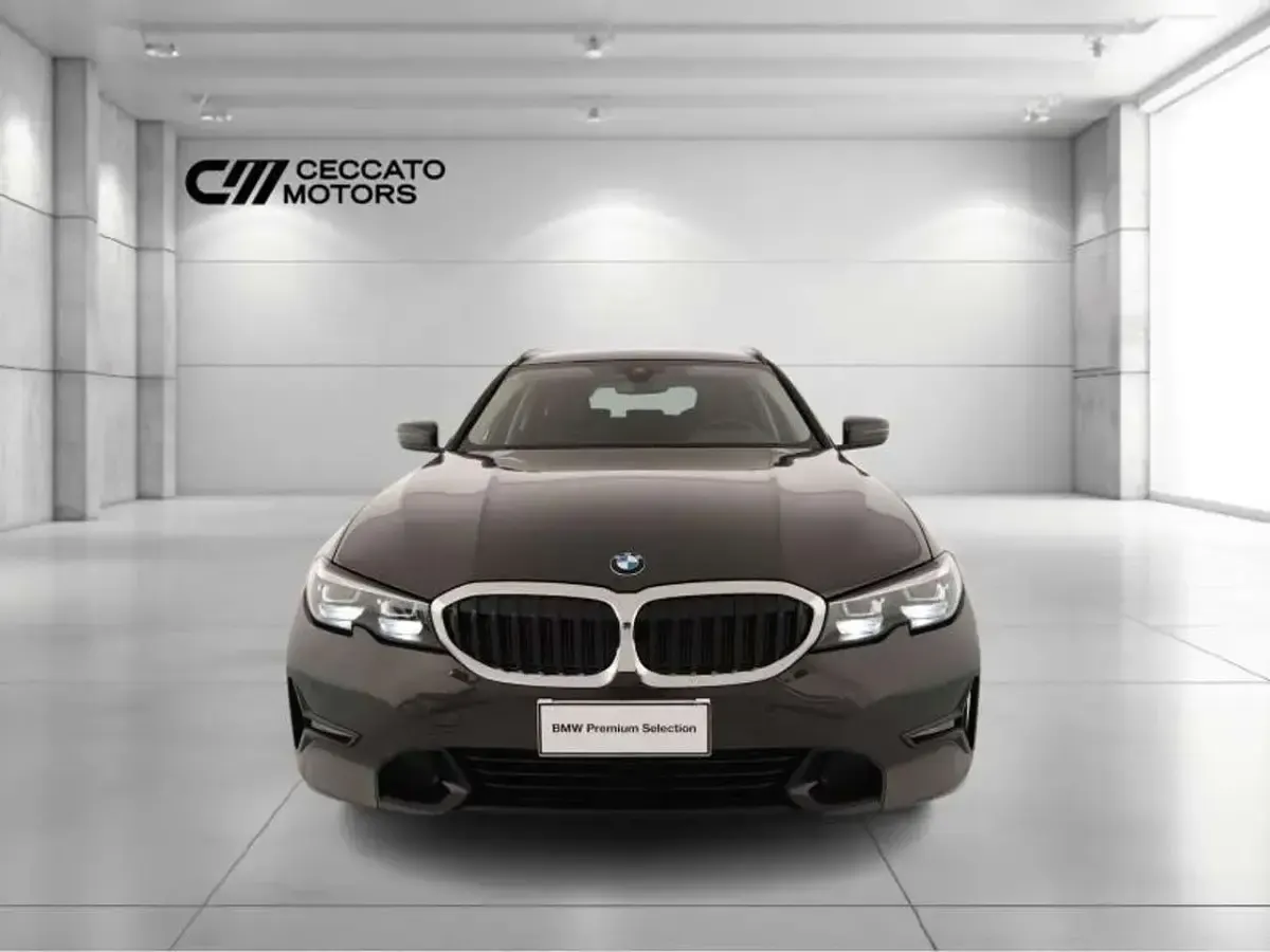Usata BMW 320 Sport Line 190 CV (139 kW) 2021 Grigio Station wagon