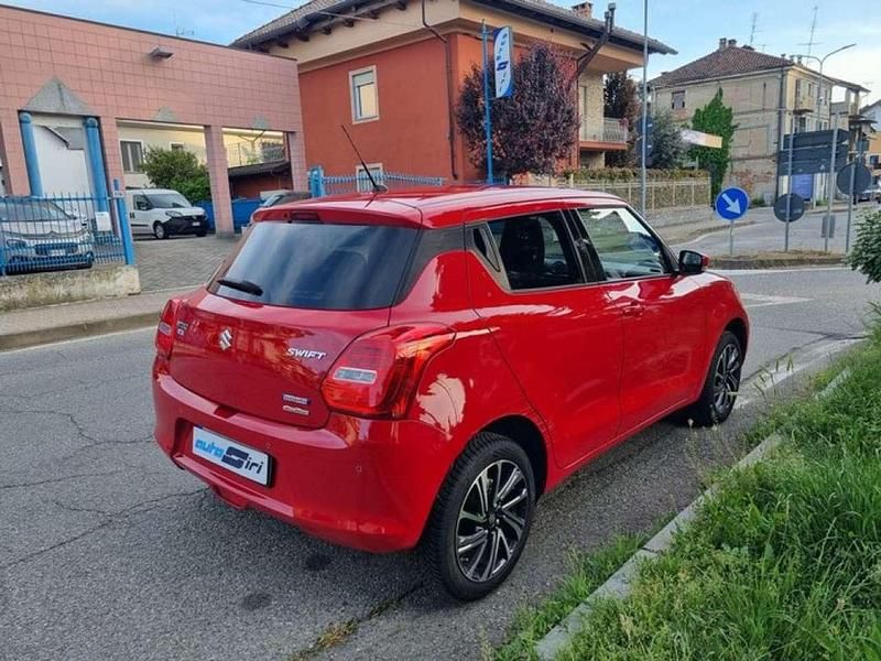 Usata Suzuki Swift 83 CV (61 kW) 2023 Rosso Utilitaria