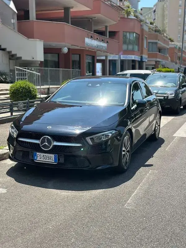 Usata Mercedes A180 116 CV (85 kW) 2019 Berlina