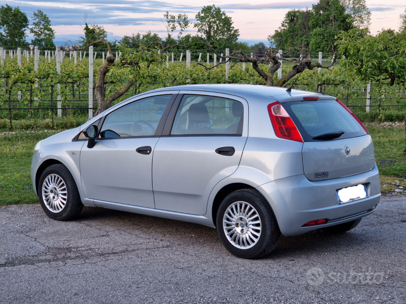 Usato 2005 Fiat Grande Punto 1.4 Benzin 77 CV (3.900 €)