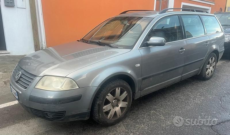 Usata VW Passat 130 CV (95 kW) 2004 Grigio Station wagon