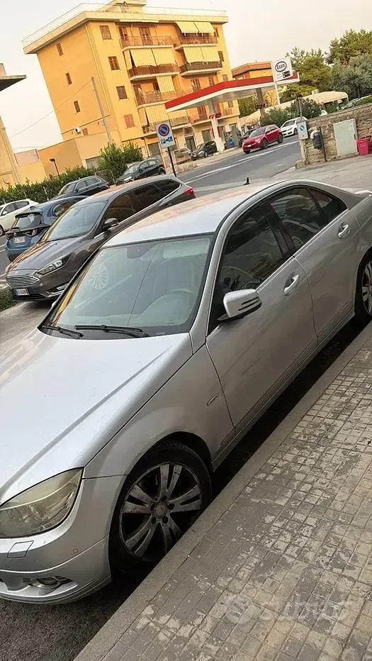 Usata Mercedes C220 Avantgarde 170 CV (125 kW) 2009 Grigio Berlina