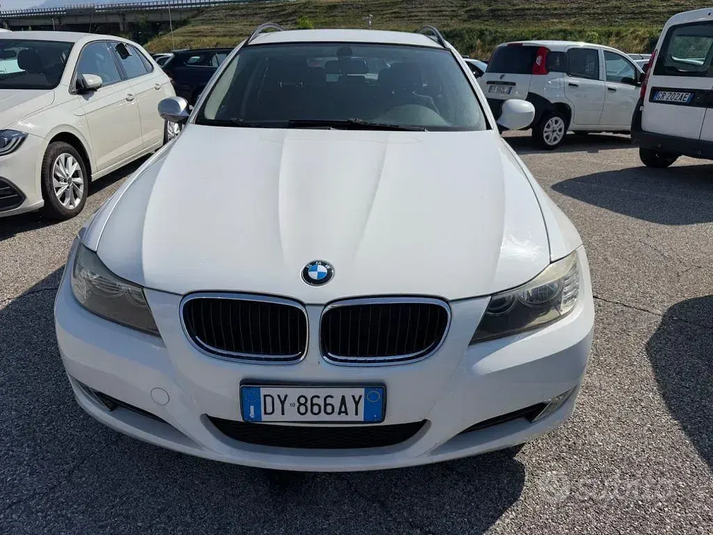 Usata BMW 318 143 CV (105 kW) 2009 Bianco Station wagon
