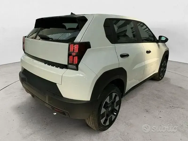 Nuova Fiat Grande Panda Icon 101 CV (74 kW) 2026 Bianco Utilitaria