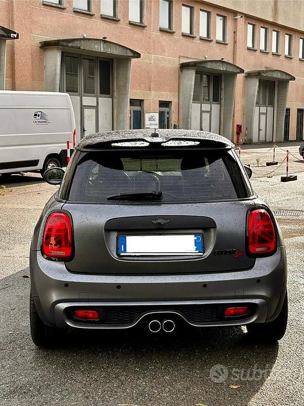 Usata Mini Cooper D Business 116 CV (85 kW) 2016 Grigio Utilitaria