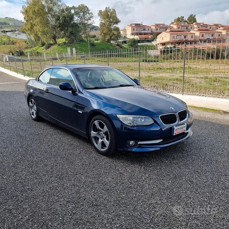 Usata BMW 320 Cabriolet 169 CV (124 kW) 2011 Blu Cabrio