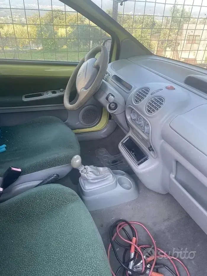 Usata Renault Twingo 58 CV (42 kW) 2001 Verde Utilitaria