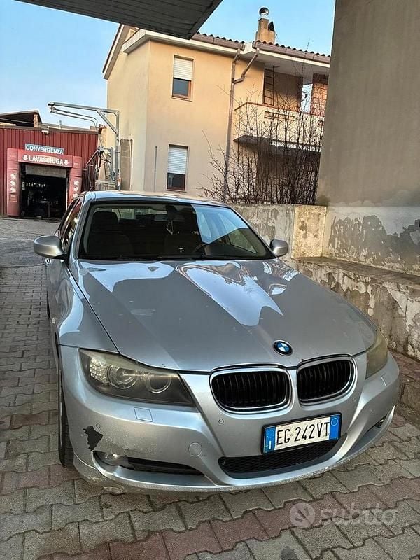 Begagnad BMW 320 177 HK (130 kW) 2009 Grå Sedan