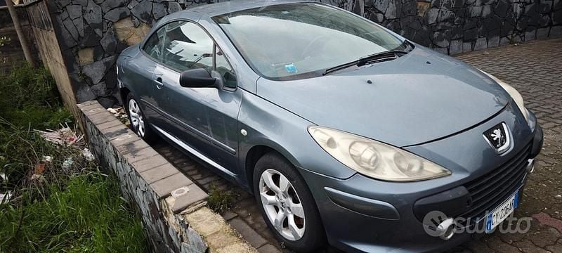 Usata Peugeot 307 CC 136 CV (100 kW) 2007 Grigio Cabrio