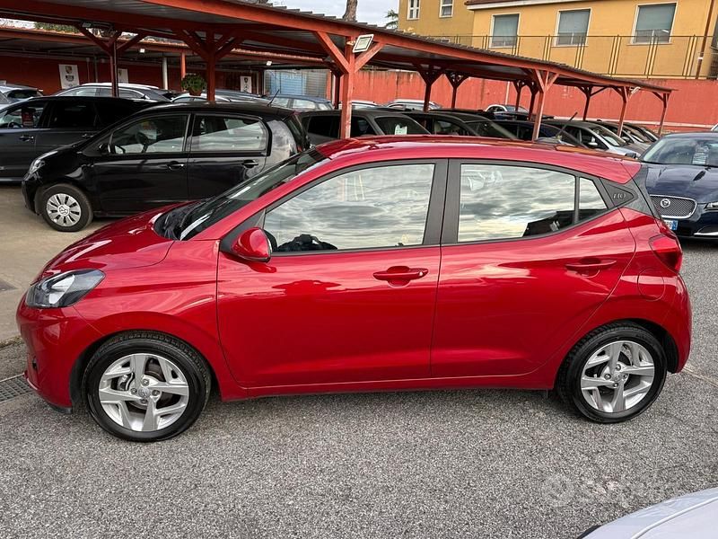 Usata Hyundai i10 67 CV (49 kW) 2022 Rosso Utilitaria
