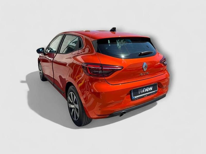 Käytetty Renault Clio V Equilibre 67 HP (49 kW) 2023 Oranssi Sedan