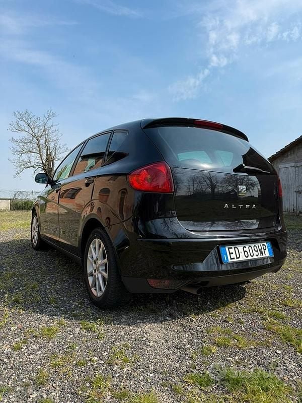 Usata Seat Altea 105 CV (77 kW) 2010 Nero Monovolume