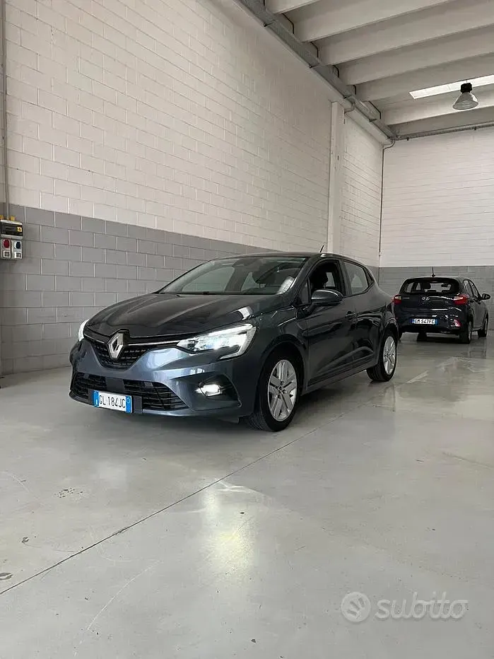 Gebraucht Renault Clio V Business 100 PS (73 kW) 2022 Grau Limousine