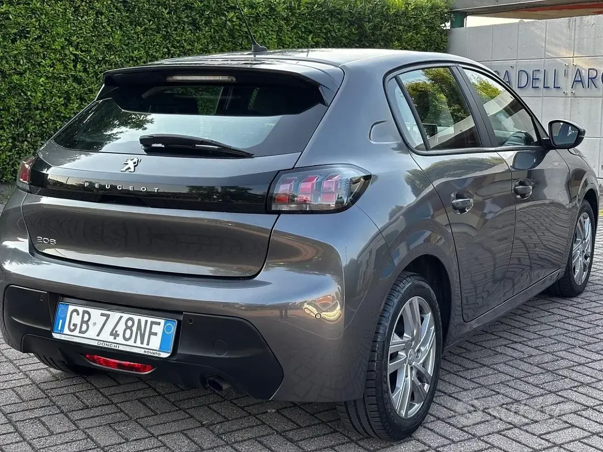 Usata Peugeot 208 Active 75 CV (55 kW) 2020 Grigio Utilitaria