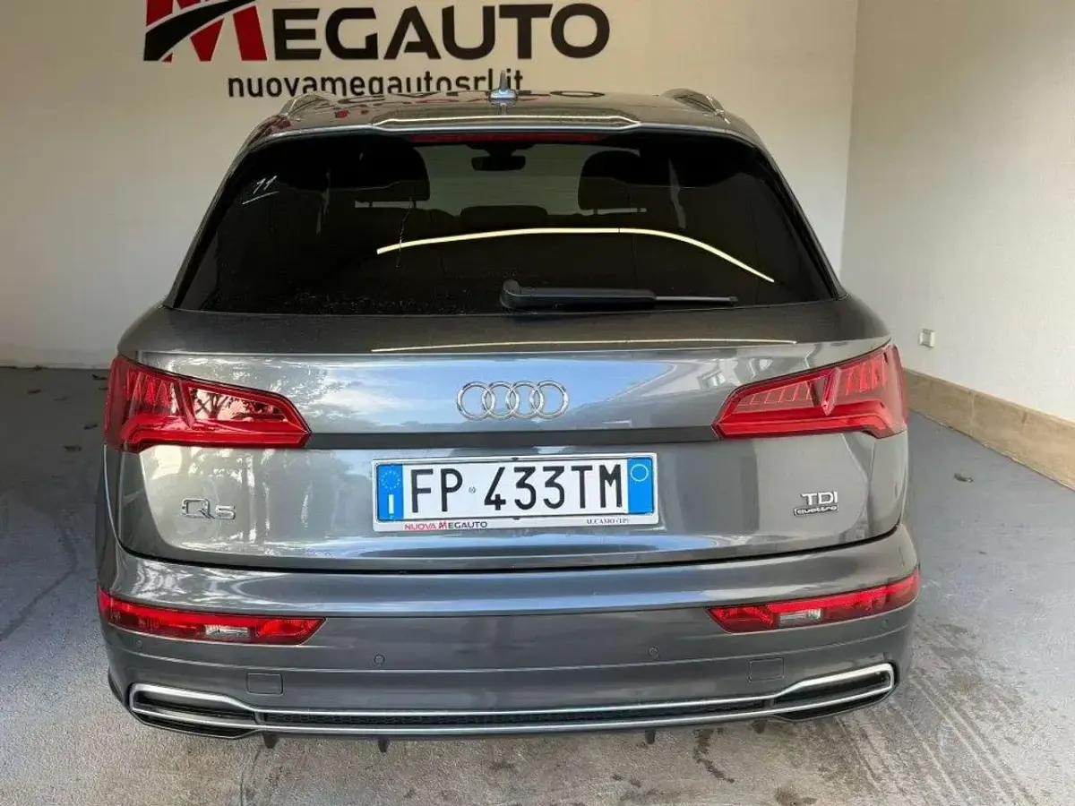 Usata Audi Q5 S-line plus 163 CV (119 kW) 2018 Grigio SUV